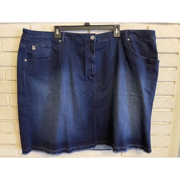 Belle by Kim Gravel Dark Denim Skirt with‎  Frayed Hem Size 28W NWOT - Picture 1 of 6